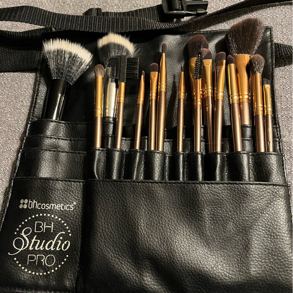 Professional makeup belt and brushes